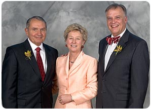 From left to right, retired Court of Appeals Judge Neal P. Nettesheim, Wisconsin Supreme Court Justice Ann Walsh Bradley, and Judge Frederic W. Fleishauer, Portage County Circuit Court at the State Bar of Wisconsin&rsquo;s Annual Convention in May. Bradley presented awards to both judges on behalf of the State Bar.